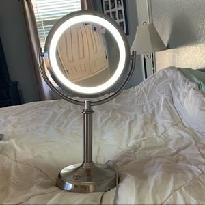 Light Up Makeup Mirror